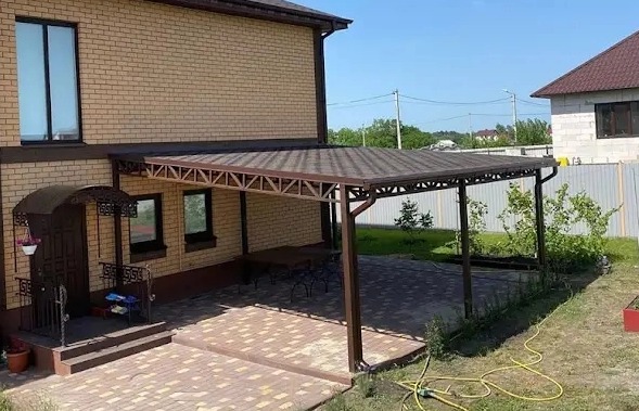 Навес из мягкой кровли к дому Навес из мягкой кровли к дому
